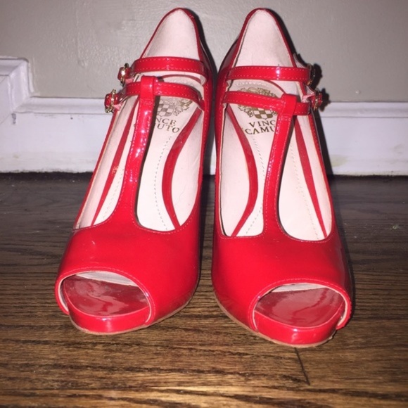 Vince Camuto 'Carlii' Patent Leather Peep Toe Pump - Picture 2 of 5